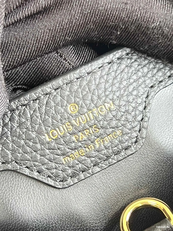 LOUIS CAPUCINES VUITTON MM 0515